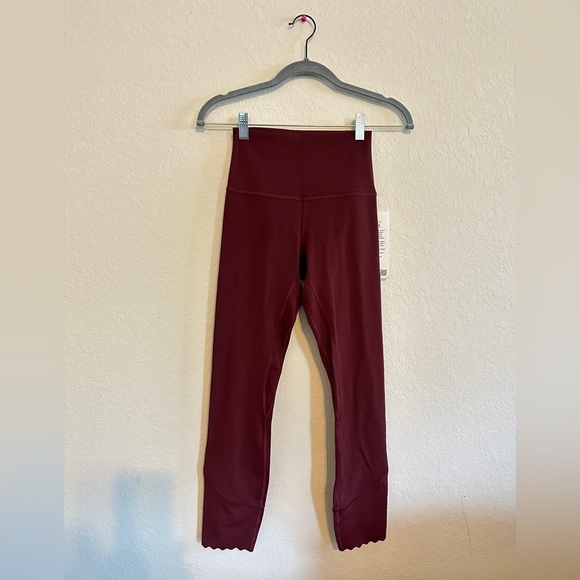NWT lululemon align pant 25” Scallop/ size 4 / RDMR